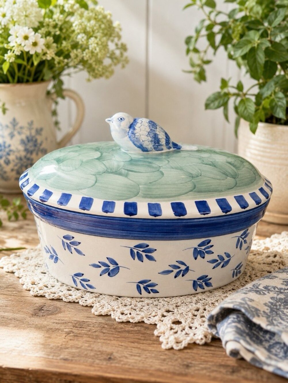 Vintage Villeroy & Boch Blue White Covered Casserole Tureen Dish Bird Crazing